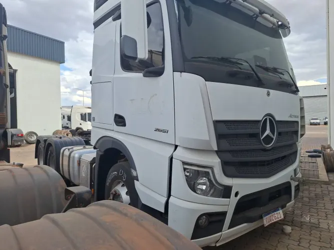 Mercedes-Benz Actros Actros 2651 MP5 LS 6x4 2p (diesel)(E5) 2022/2022 VAMOS SEMINOVOS