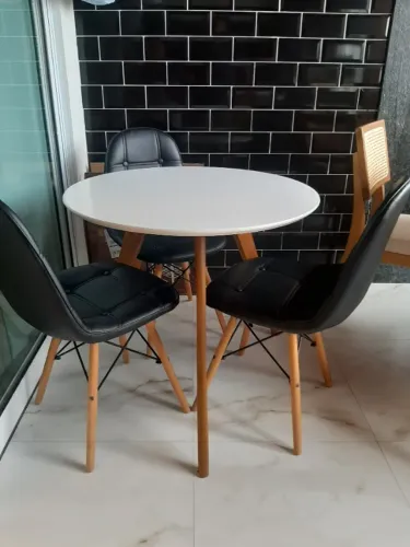 Mesa + 3 cadeiras 