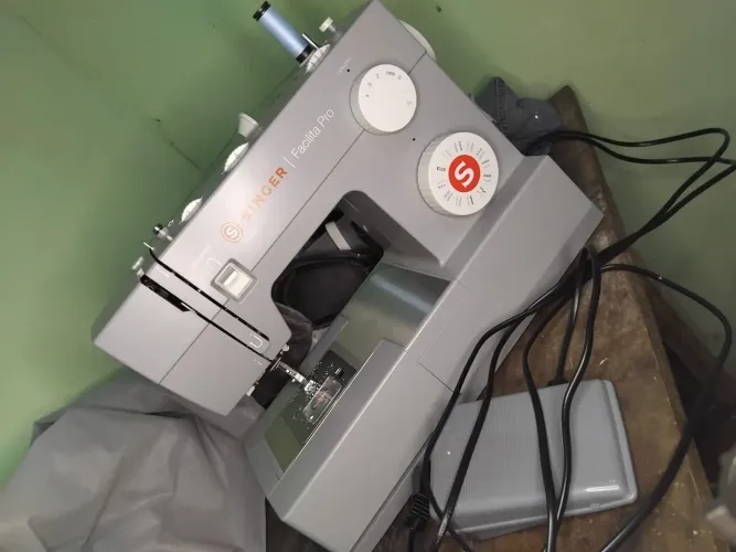 Maquina de costura singer 