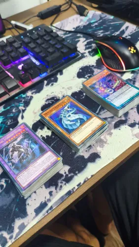 Yu-Gi-Oh decks dragões lendários + 150 cartas