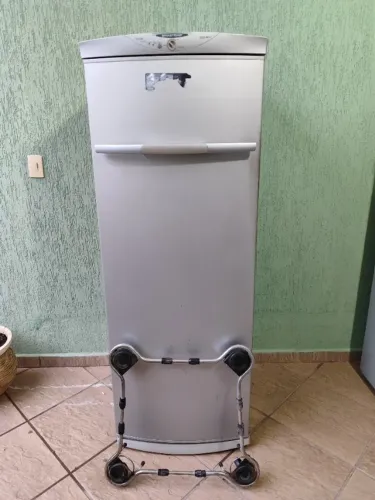 Freezer Vertical Brastemp Grande Frost Free 228L + Suporte c/ Rodinhas - Funcionando 127V