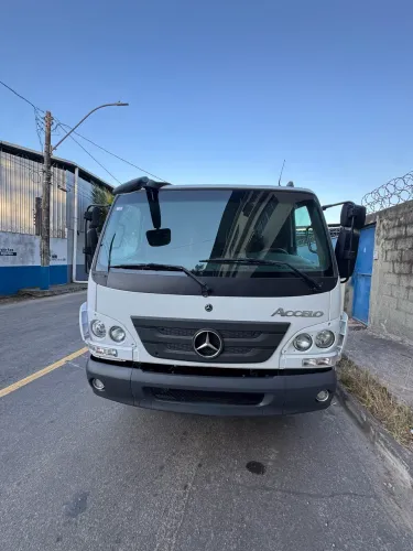 Mercedes Benz Accelo 1017 2025