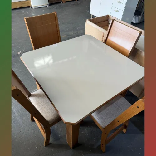 Mesa com 4 cadeiras - entrego Curitiba e região 