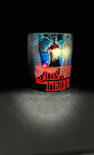 Caneca de porcelana da série Stranger things 