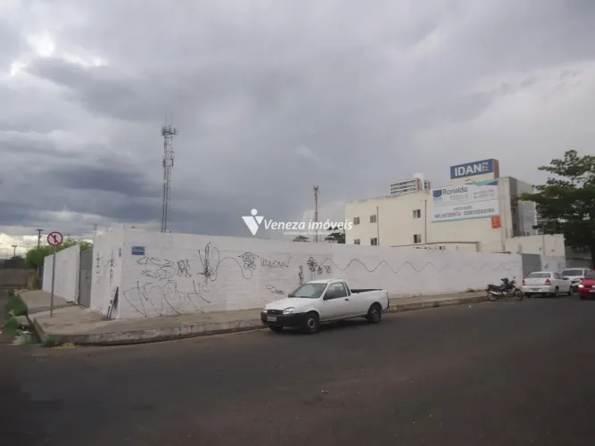 Terreno Comercial de esquina para aluguel