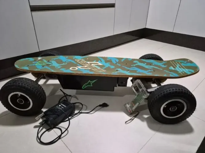 SKATE ELÉTRICO SEVEN 800 W - NOVÍSSIMO