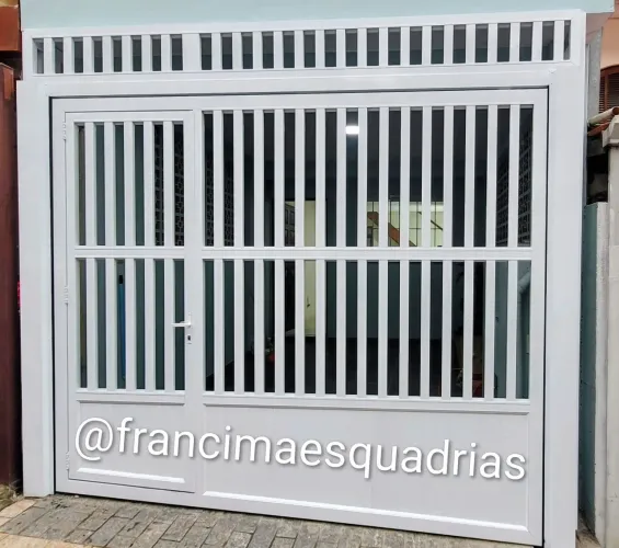 Portão em alumínio