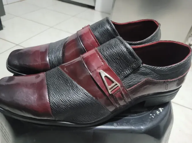 2 SAPATOS SOCIAL APENAS 80 REAIS IMPERDÍVEL!!!