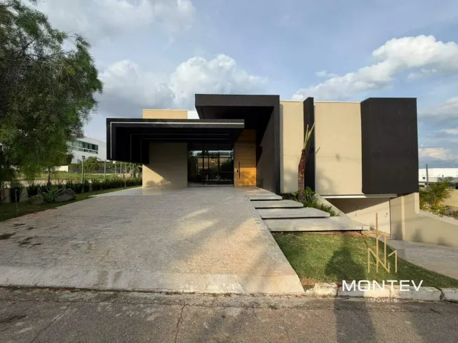 Casa à venda, 4 quartos, 2 suítes, 4 vagas, Condomínio Ville Royalle - Divinópolis/MG