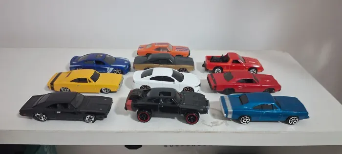 Lote Dodge Challenger hotweels e maisto usados