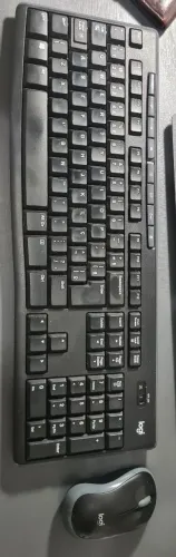 Combo teclado e mouse sem fio Logitech MK270 