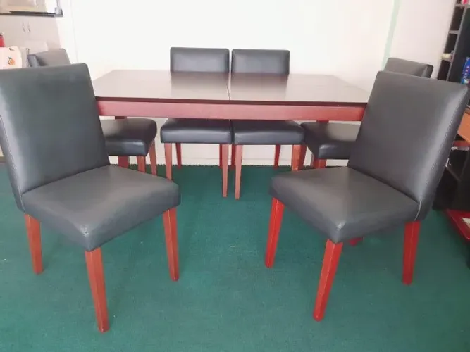 Mesa de jantar extensivel Tok Stok + 6 cadeiras