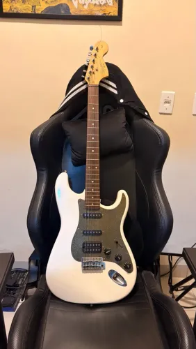 Guitarra Fender Squier Strato