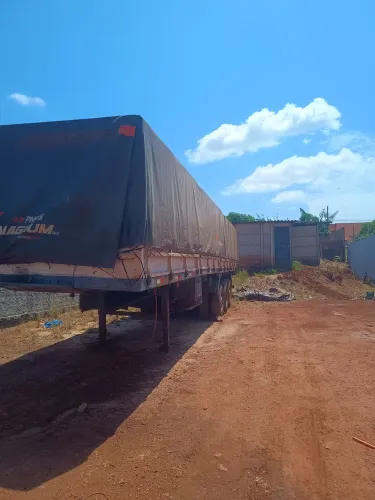 VENDE-SE Semi reboque