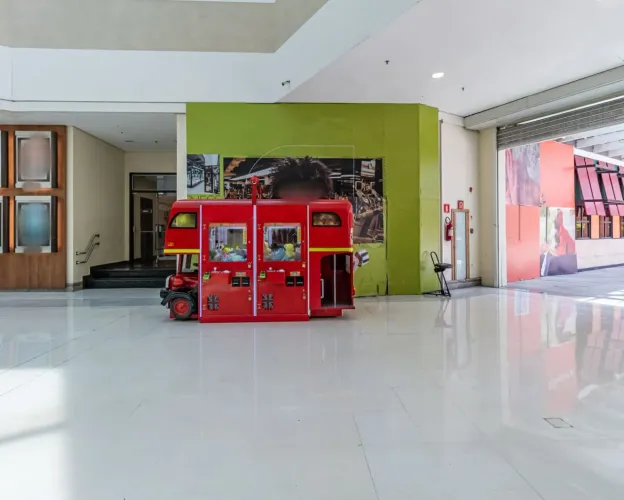 Loja em shopping na Rodovia Raposo Tavares, 23500 - Shopping Granja Vianna - 404A 42 m²