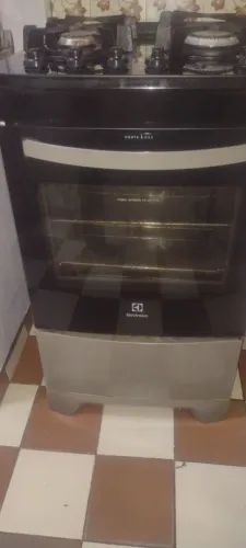 vendo Fogão Eletrolux oportunidade - com mesa de vidro