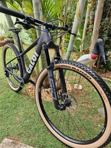 Caloi elite carbon sport 