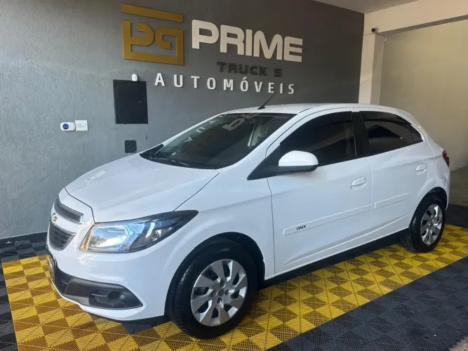 Chevrolet Onix Hatch LT 1.4 8V Flex Power Mec. 4P 2014