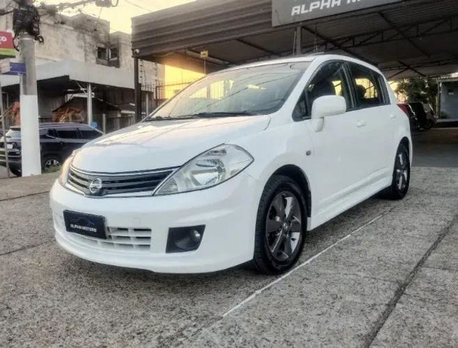 Nissan Tiida SL 1.8/1.8 Flex 16V Aut. 2013