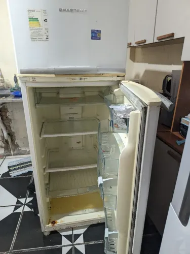 Vendo geladeira Brastemp