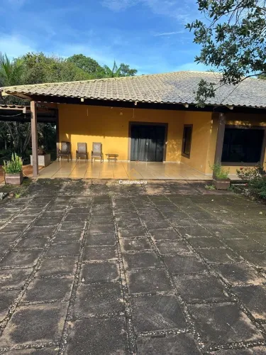 Chácara Próximo Av. JK com Casa de 05 Quartos - Centro