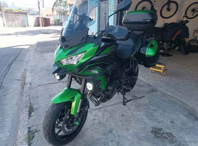 Linda versys baixo km 