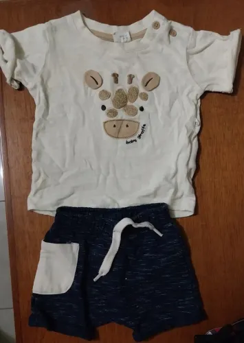 Conjunto blusa e short infantil 1 ano (usado)
