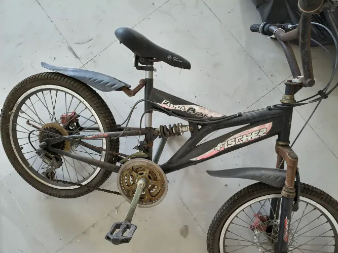 Bicicleta aro 20 com 18 marchas 