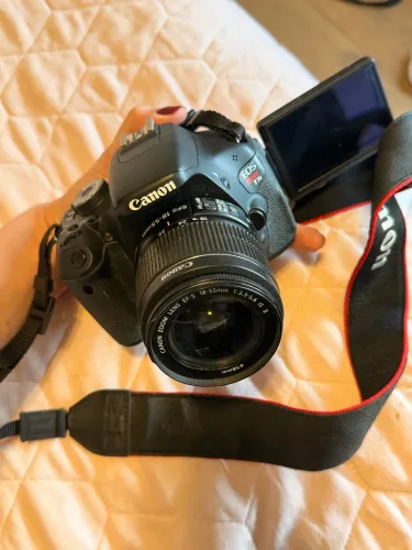 Canon rebel eos t3i