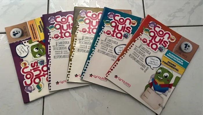 Livros do 1 ano da Editora Conquista escola início do saber 