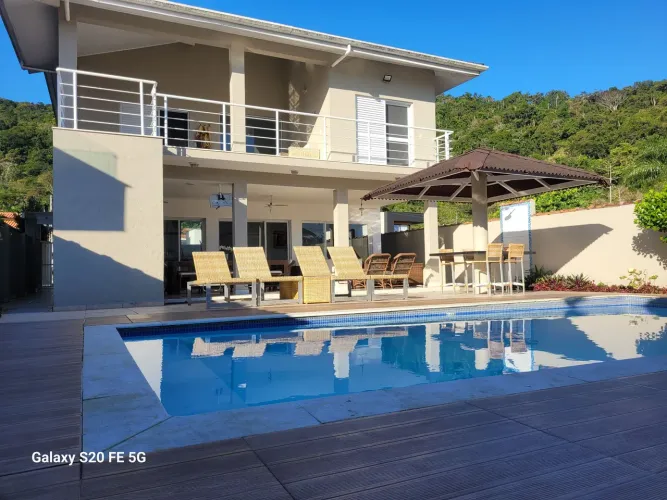 Vendo ou Permuto Casa Condomínio Caragua