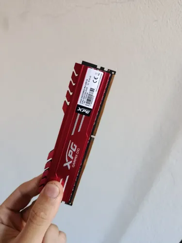 Memória RAM XPG Gammix D10 8GB DDR4 3200MHz CL16 Vermelha