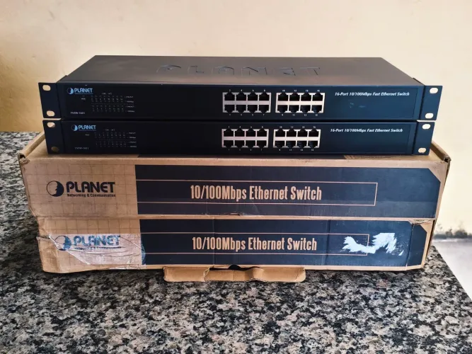 02 Switchs Planet 16 portas 10/100 FNSW-1601 R$100,00 (A UNIDADE)