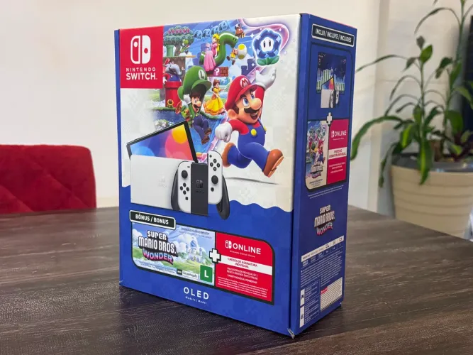Nintendo Switch OLED NOVO LACRADO
