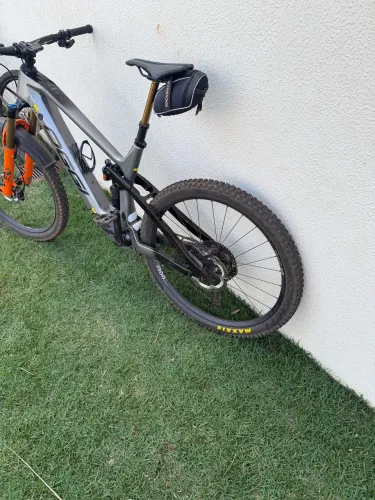 E-bike zero à venda
