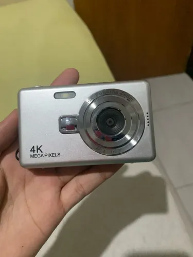 Máquina fotográfica digital 