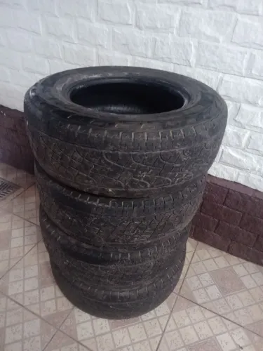 Jogo de 4 Pneus Pirelli Scorpion Aro 17 para Caminhonete - Bom Estado