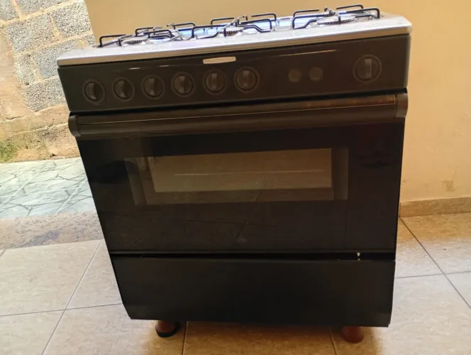 Vendo fogão usado ,funciona perfeitamente só e antigo