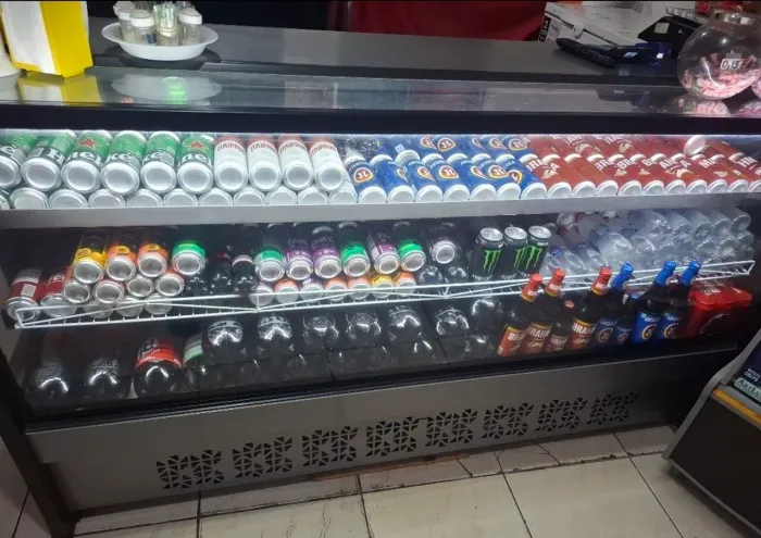 Balcão de refrigeração. 2 metros .