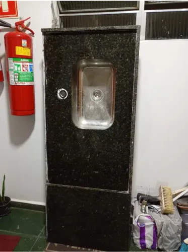 Pia de cozinha granito preto 1,48 x 0,60com área seca