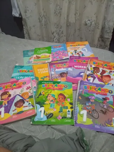 Vendo livros didáticos coleção "Brincando" 1° ano editora do Brasil