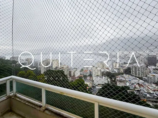 Cobertura duplex na Sacopã com 4 suítes e vista Lagoa