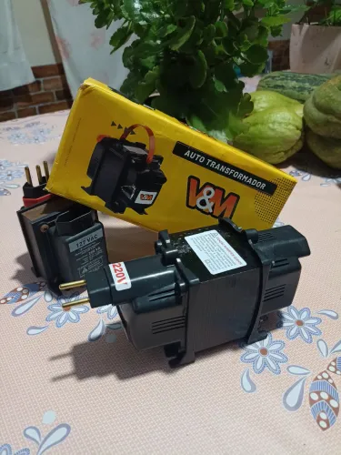 Auto transformador V&M 1500VA