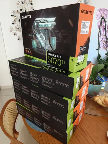 RTX 5070 Ti GIGABYTE GAMING OC 16GB