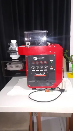 Máquina de fazer salgados