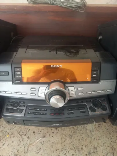 Mini System SONY GENEZI FST-ZUX9 (com defeito) + 2 caixas de som SONY