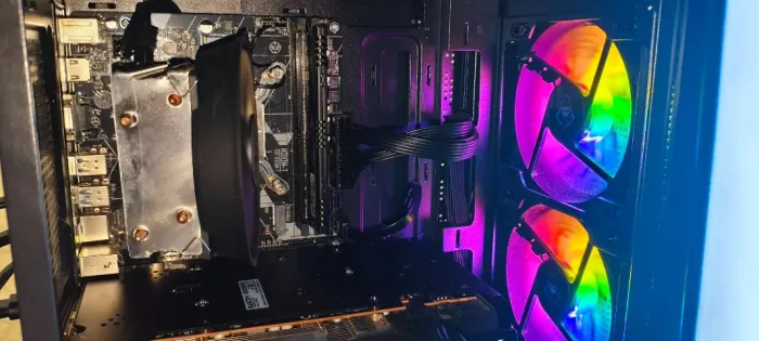 ? Kit Intel i5-8500 + H310M + 16GB DDR4 + Cooler + Gabinete Gamer ?