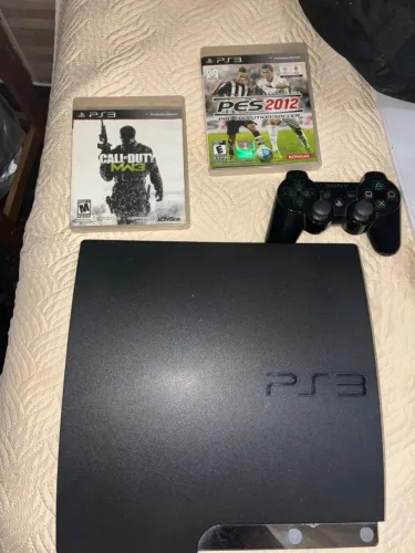 Ps3 desbloqueado com 2 controles originais e 2 jogos