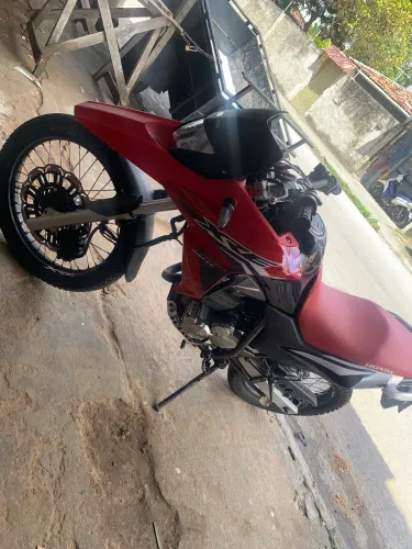 Vende-sé XRE 300