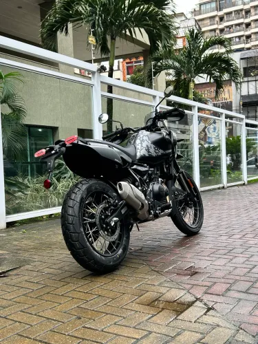 Royal Enfield Himalayan 450 Mana Black | Pedro
